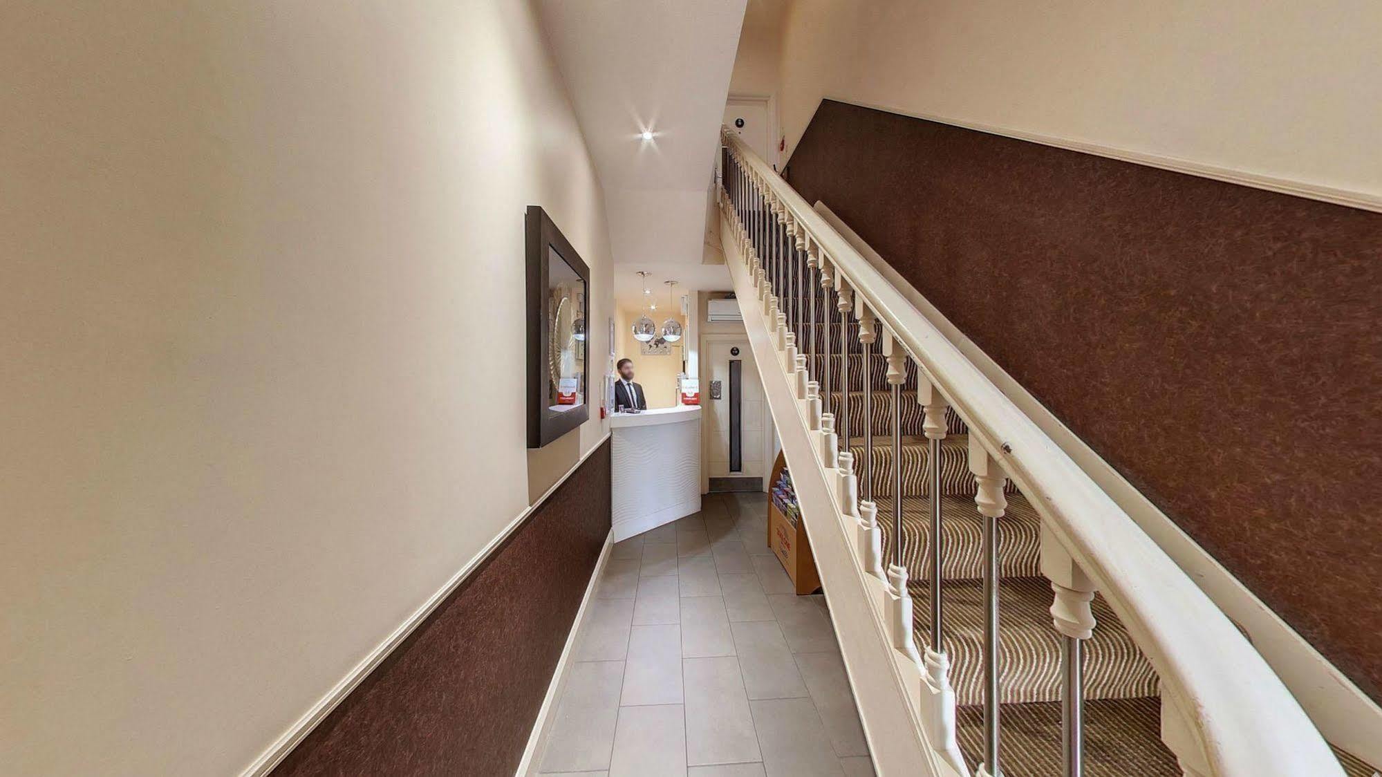 Simply Rooms & Suites London Exterior photo